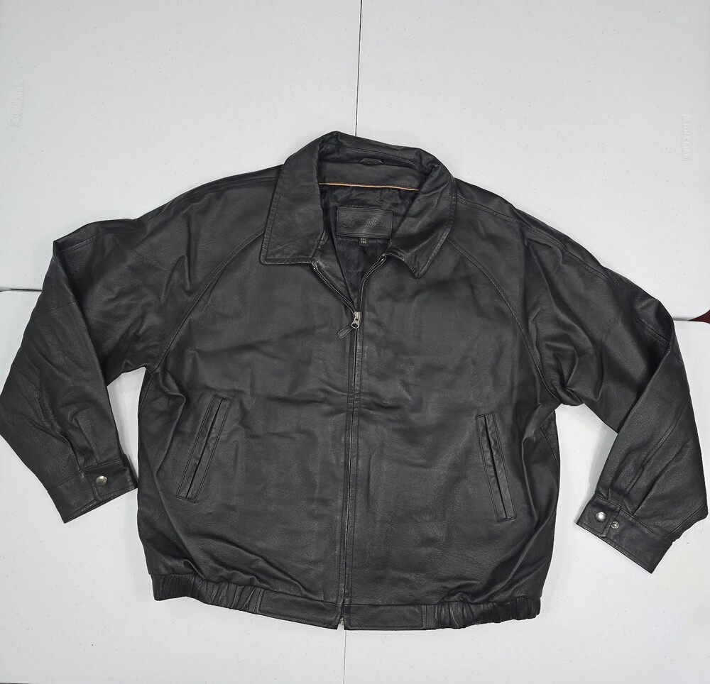 Spots ST JOHN'S BAY MEN XXL BLACK THICK LEATHER LINED BOMBER JACKET